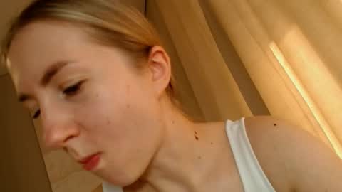  Kira  online show from 03/06/25, 11:36