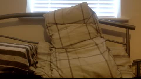 Snapshot of tallandbigboi chatting on 10/28/25, 12:30 tallandlbigboi online show from 10/28/25, 12:30