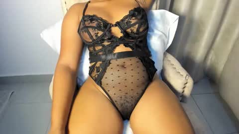 Jade online show from 10/23/25, 04:34