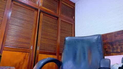    online show from 12/22/25, 12:02