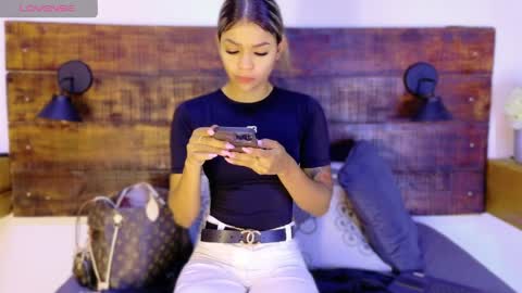    online show from 04/08/26, 10:04