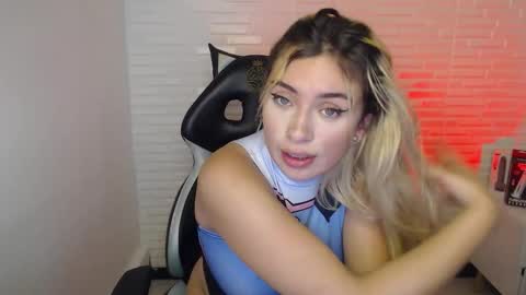 Snapshot of tamara_velezz chatting on 02/06/26, 09:18 Tamara online show from 02/06/26, 09:18