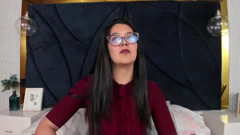 Snapshot of tamaralewismd chatting on 11/25/25, 02:44 Tamara online show from 11/25/25, 02:44