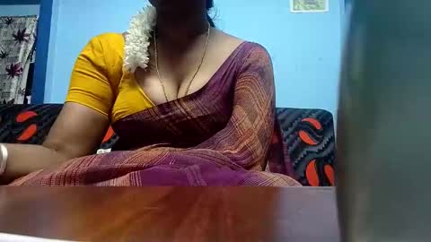 Snapshot of tamilmadhi520 chatting on 02/12/26, 05:52 tamilmadhi520 online show from 02/12/26, 05:52