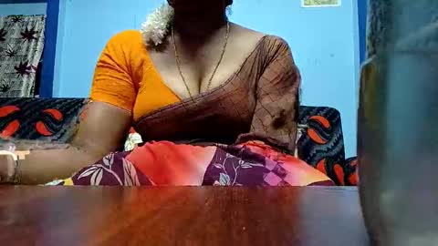 Snapshot of tamilmadhi520 chatting on 02/13/26, 05:53 tamilmadhi520 online show from 02/13/26, 05:53