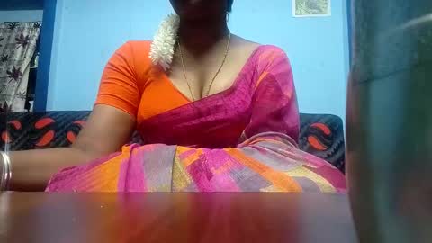 Snapshot of tamilmadhi520 chatting on 02/15/26, 05:53 tamilmadhi520 online show from 02/15/26, 05:53