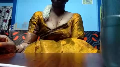 Snapshot of tamilmadhi520 chatting on 02/22/26, 05:44 tamilmadhi520 online show from 02/22/26, 05:44