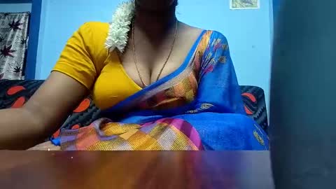 Snapshot of tamilmadhi520 chatting on 05/13/26, 05:54 tamilmadhi520 online show from 05/13/26, 05:54