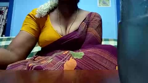Snapshot of tamilmadhi520 chatting on 06/10/26, 06:07 tamilmadhi520 online show from 06/10/26, 06:07