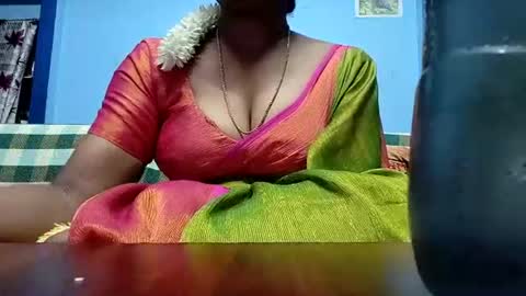 Snapshot of tamilmadhi520 chatting on 06/17/26, 06:53 tamilmadhi520 online show from 06/17/26, 06:53