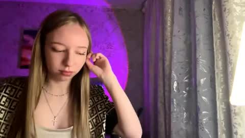 Snapshot of tammiglembocki chatting on 04/16/26, 04:30 Jenny online show from 04/16/26, 04:30