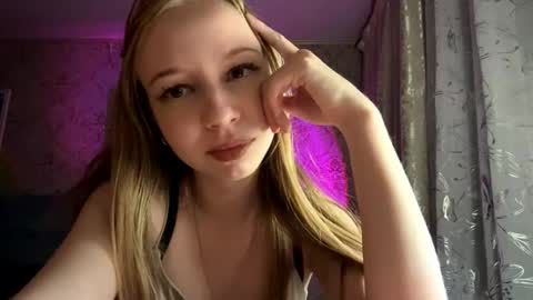 Snapshot of tammiglembocki chatting on 04/18/26, 07:58 Jenny online show from 04/18/26, 07:58