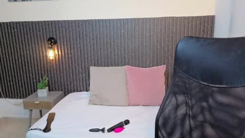 Tammy Lynn online show from 04/01/26, 12:06