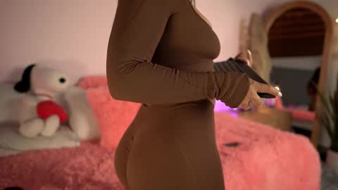 Tamy online show from 11/29/25, 01:41