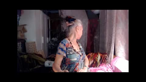 Snapshot of tanganiika chatting on 10/18/25, 03:46 Milena online show from 10/18/25, 03:46