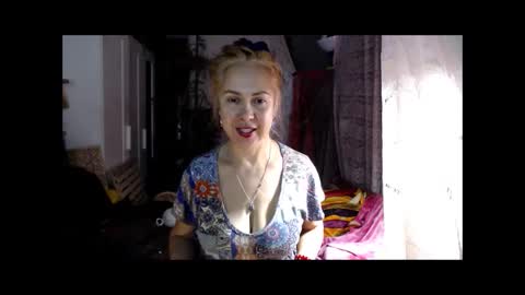 Snapshot of tanganiika chatting on 11/11/25, 05:35 Milena online show from 11/11/25, 05:35