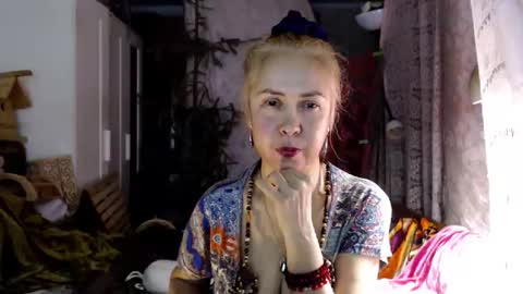 Snapshot of tanganiika chatting on 11/13/25, 01:10 Milena online show from 11/13/25, 01:10