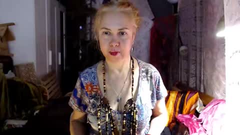 Snapshot of tanganiika chatting on 11/15/25, 10:01 Milena online show from 11/15/25, 10:01