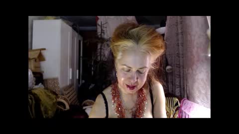 Snapshot of tanganiika chatting on 11/17/25, 03:18 Milena online show from 11/17/25, 03:18