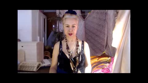 Milena online show from 12/17/25, 05:57