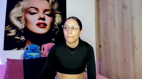 tania06 online show from 09/25/25, 01:37