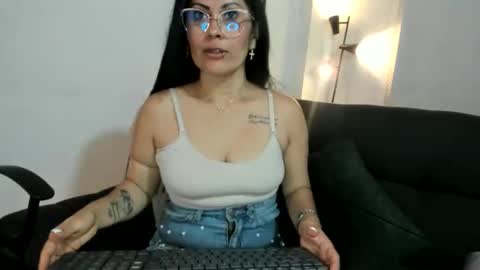 Snapshot of tania_mature chatting on 05/05/26, 07:11 tania online show from 05/05/26, 07:11