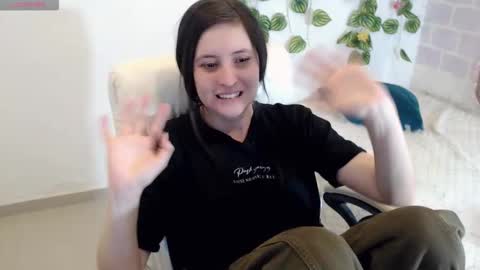 Tania  online show from 10/19/25, 12:06