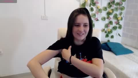 Tania  online show from 12/17/25, 04:13