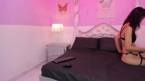 Tania Pierce online show from 05/24/26, 12:21