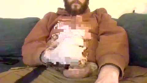 Snapshot of tanlines85 chatting on 12/03/25, 04:05 Help Me Edge online show from 12/03/25, 04:05