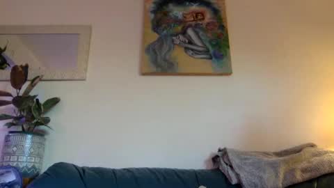 Snapshot of tantrichealing chatting on 01/06/25, 02:25 Dr. Love online show from 01/06/25, 02:25