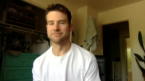 Snapshot of tantrichealing chatting on 10/08/25, 04:37 Dr. Love online show from 10/08/25, 04:37