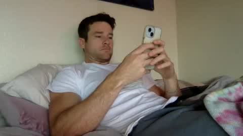Snapshot of tantrichealing chatting on 10/18/25, 01:23 Dr. Love online show from 10/18/25, 01:23