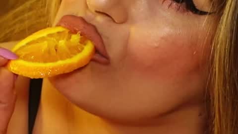 TanyaJade online show from 04/18/26, 09:59