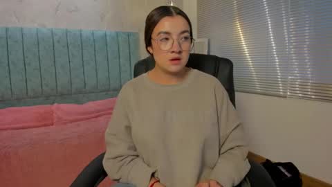 Snapshot of tara_parker chatting on 02/11/26, 12:10 Tara online show from 02/11/26, 12:10