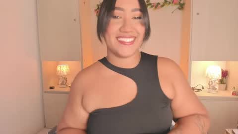 Snapshot of tarawiilson_ chatting on 09/18/25, 04:36  T A R A  online show from 09/18/25, 04:36