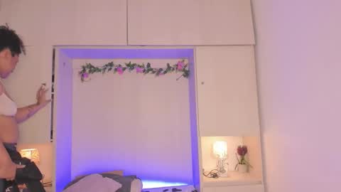  T A R A  online show from 11/01/25, 04:47