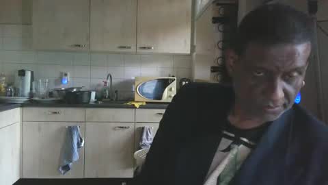 Genaro Thode online show from 05/10/26, 04:56