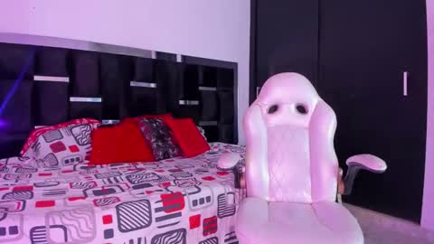 tashasant online show from 11/24/25, 09:25