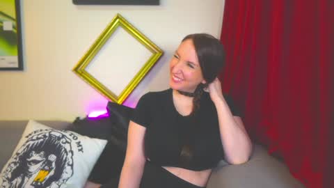 Vivian  Clark online show from 11/23/25, 03:01