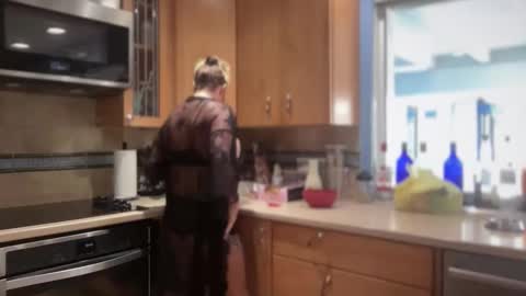 Snapshot of tastycupcake69 chatting on 11/27/25, 01:46 veronicabrian online show from 11/27/25, 01:46