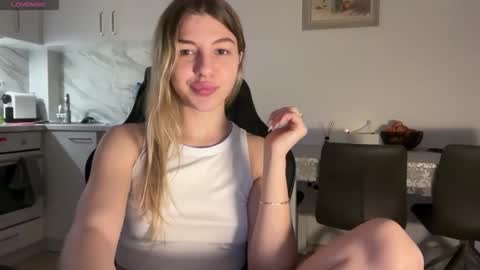 tata_lush online show from 03/18/26, 12:03