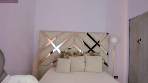 Tati Saldarriaga online show from 11/13/25, 08:52