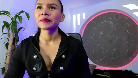  Tatiana Br online show from 12/17/25, 08:26