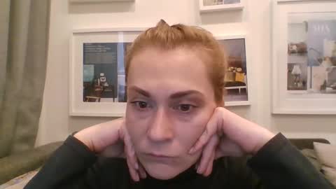 Snapshot of tatiana_xi chatting on 09/19/25, 08:38 tatiana_xi online show from 09/19/25, 08:38