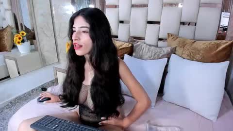 Snapshot of tatianacrow chatting on 02/17/26, 11:40 Tatiana online show from 02/17/26, 11:40