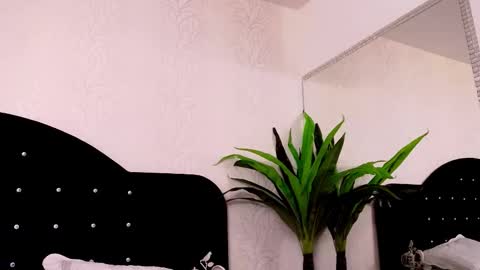 Snapshot of tatiananova chatting on 02/21/26, 05:41 Tatiana Nova online show from 02/21/26, 05:41