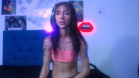 Snapshot of tatis_blux chatting on 12/12/24, 11:25 Tatiana  online show from 12/12/24, 11:25