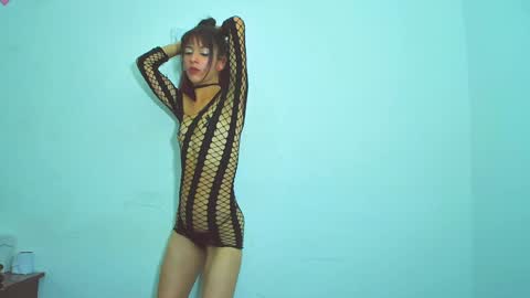 Snapshot of tatis_blux chatting on 01/14/25, 04:50 Tatiana  online show from 01/14/25, 04:50