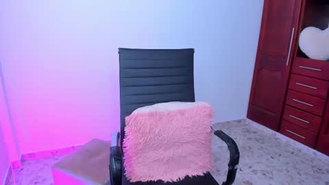 Tatiana Lopez online show from 03/07/25, 08:00